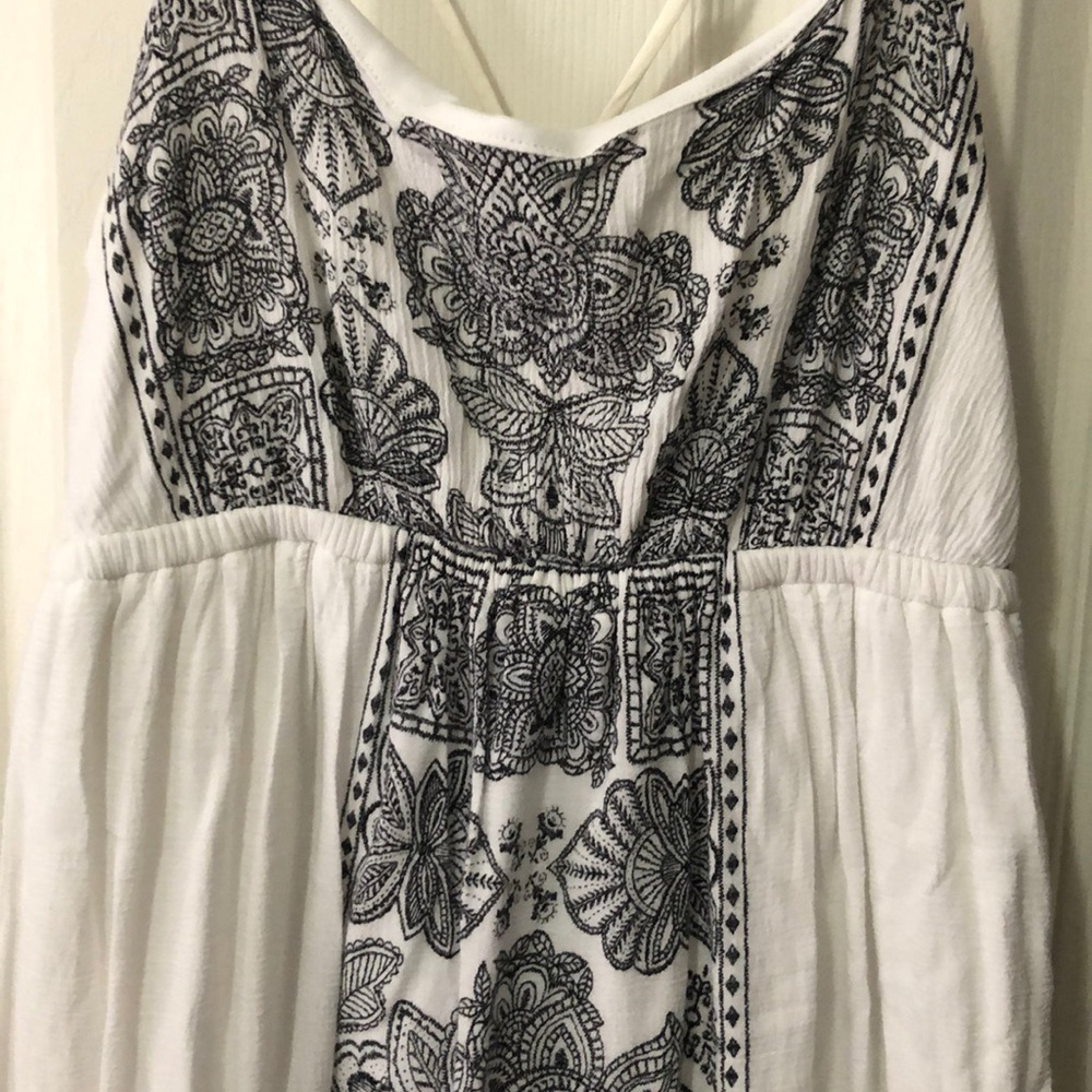 Sundress - Picture 2 of 4